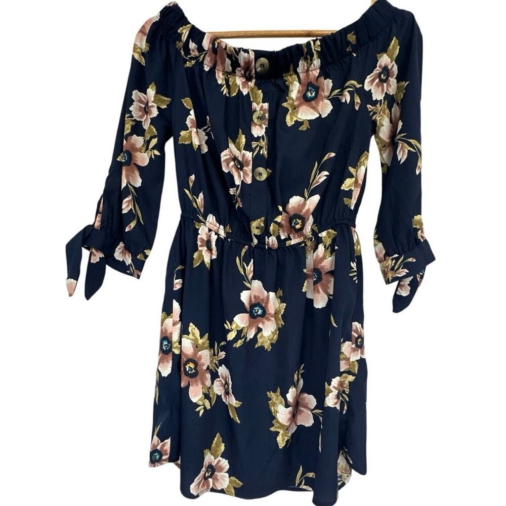 NWT- Indulge instyle floral off the shoulder mini dress. Size small
